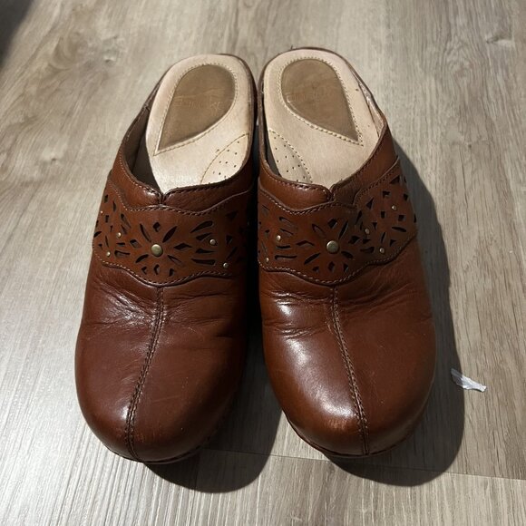 Dansko Womens Brown Leather Slip-On Clogs With Cutout Design & Cushioned Insoles - Picture 1 of 7